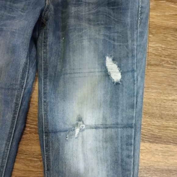 Mudd Bleached Ripped Cropped Jegging - Picture 6 of 13